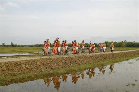 Assam Culture: Gateway to The Rich Tradition, Art, Music, Food and Festivals