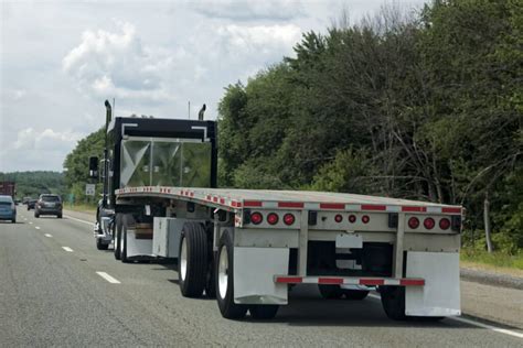 All You Need To Know About Flatbed Trailer Dimensions