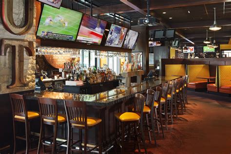 Sports Bar Downtown Austin | Courtyard Austin Downtown/Convention Center