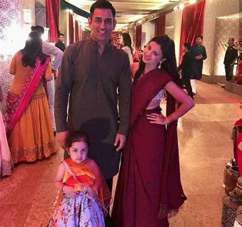 Cricket: MS Dhoni attends wedding with family! - Sports India Show