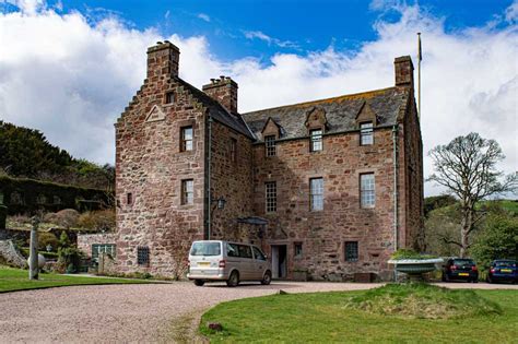 Fingask Castle - The Castle Guide