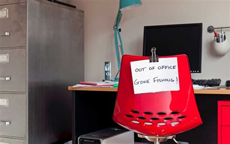 12 Hilarious Out-of-office Messages for Your Next Vacation