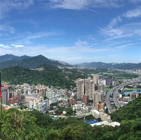 Lions Head Hiking Trail - Xindian District, New Taipei City, Taiwan ...