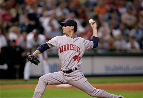 Photos: Craig Breslow signs with Red Sox