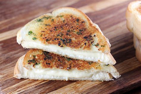 Garlic Bread Grilled Cheese Recipe - BlogChef