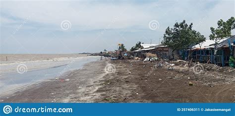 Karawang, West Java, Beaches that are Not Clean are Filled with Garbage ...