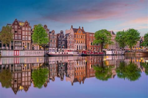 Premium Photo | Downtown amsterdam city skyline cityscape in ...