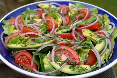 Ensalada mixta con aderezo de limón y cilantro - Recetas de Laylita