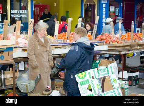 Dublin main busy shopping centre and market in the city Stock Photo - Alamy