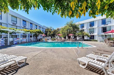 Motel 6 San Francisco - Redwood City Hotel (San Francisco (CA)) - Deals ...