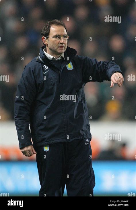 MARTIN O'NEILL ASTON VILLA FC MANAGER KC STADIUM HULL ENGLAND 30 ...