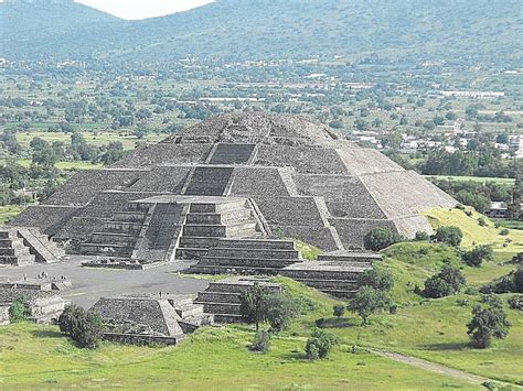 Pyramid Of The Moon At Teotihuacán - Underground Tunnel And Chamber ...