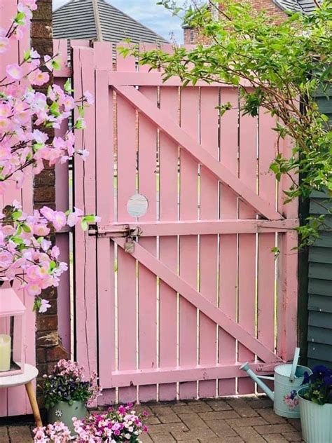 Pin by Kathy Roscoe Germanotta on pink, i think. | Cottage garden ...