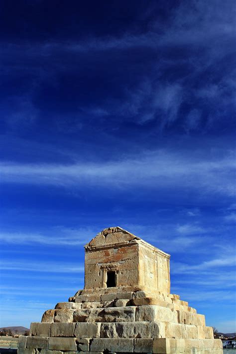 The greatness of the great tomb of Cyrus the Great 2014 Persian Architecture, Ancient ...