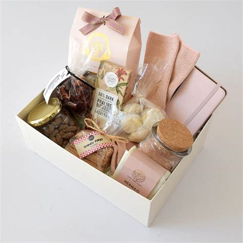 Pretty Sweet Deluxe Gift Box for Her | Gifts by Fusspot