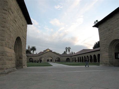 2008/12/11 Walking around the Stanford University campus – Distractions, reflections