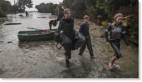 Ex Cyclone Fehi causes major flooding in New Zealand — Earth Changes — Sott.net