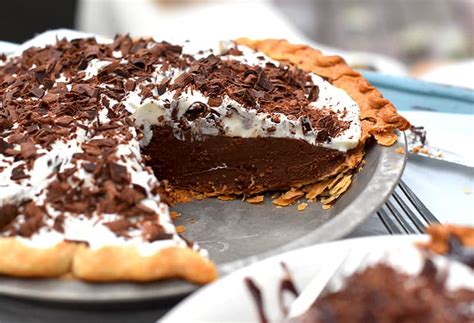 Dark Chocolate Satin Pie (a dark chocolate french silk pie recipe)