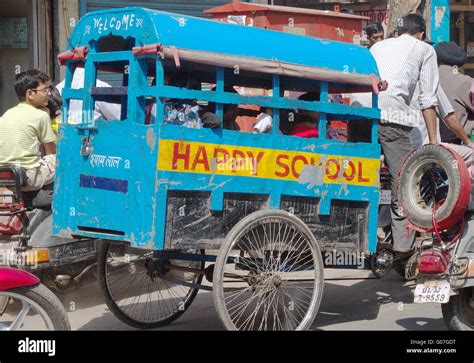 Indian school bus hi-res stock photography and images - Alamy