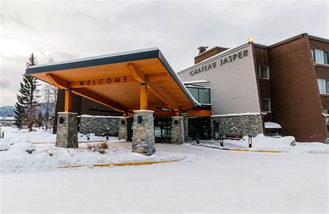 Chateau Jasper Official Page - Cozy hotel in Jasper: pool, pet friendly