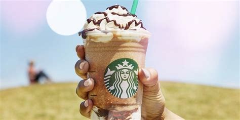 You Can Get A FREE Ariana Grande Cloud Macchiato From Starbucks Today