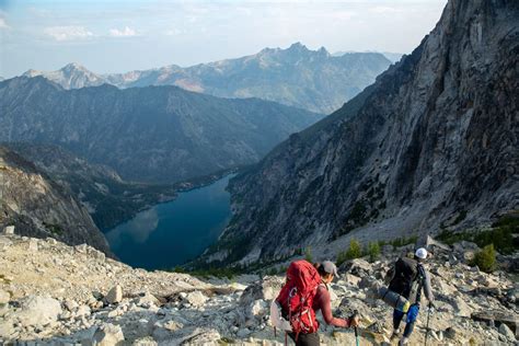 What it's like to hike Aasgard Pass in the Enchantments - Explore with Alec