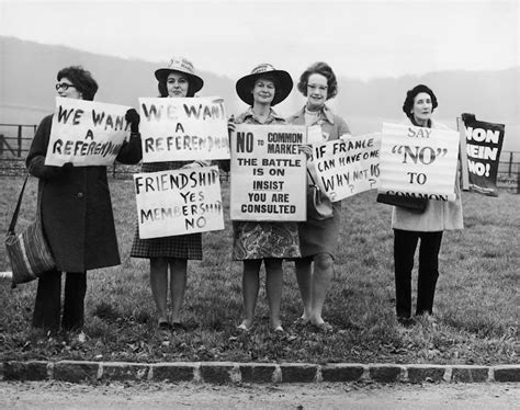 24 Vintage Photos That Show Just How Different Great Britain Voted About Europe in the 1970s ...