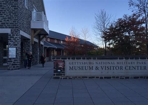 Learning About the Battle of Gettysburg at the Gettysburg Museum of the Civil War and Gettysburg ...