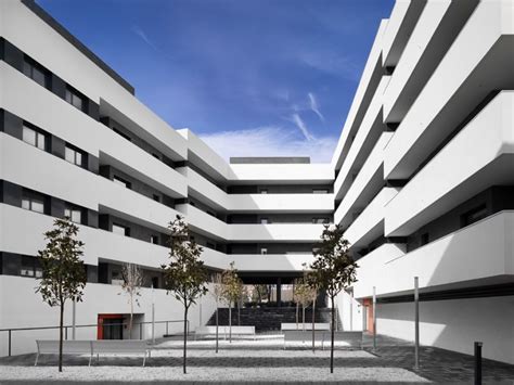 Proyecto de...: Edificio de 44 Viviendas Sociales en Tauste (Zaragoza)