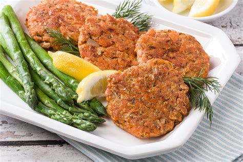 Salmon Burgers | EverydayDiabeticRecipes.com