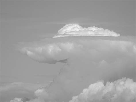 Large Anvil Cloud Formation Stock Photo - Download Image Now - Anvil ...