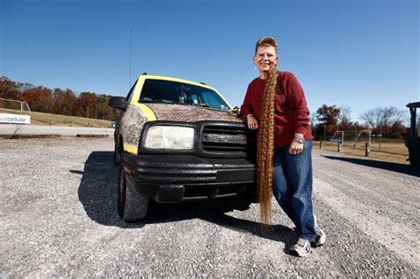 Tennessee woman sets record with world's longest mullet