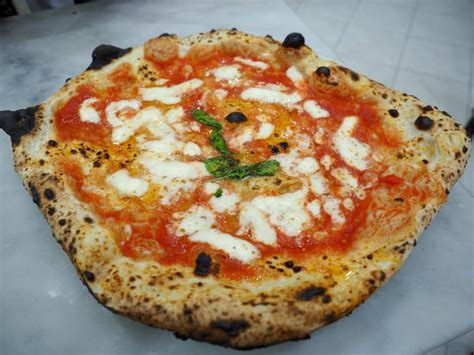 Where to find the Best Pizza in Naples - World of Wanderlust