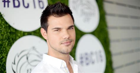 Did Taylor Lautner Get a Nose Job to Compete With Robert Pattinson?