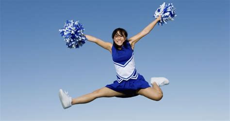 4 Reasons to Love Doing Herkie Jumps Cheer Jumps, Cheer Stunts, Cheer Team, Cheer Bows ...