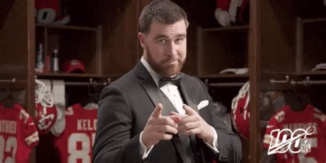 Travis Kelce GIFs - Find & Share on GIPHY