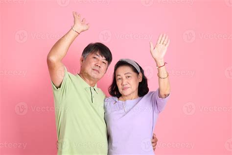 Happy Senior Couple 8928196 Stock Photo at Vecteezy