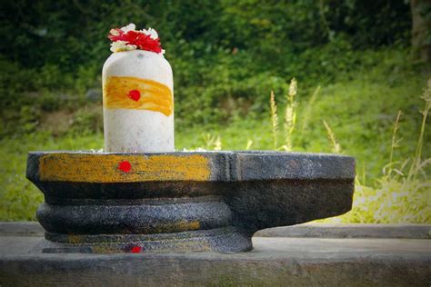 What Is The Meaning and Significance of Shiva Lingam? - TemplePurohit ...