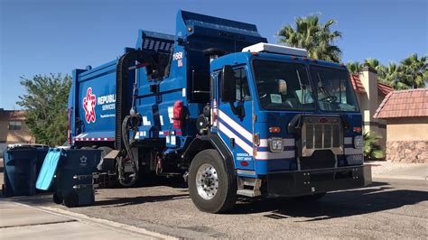 The Garbage Trucks of Las Vegas Nevada—Republic Services - YouTube