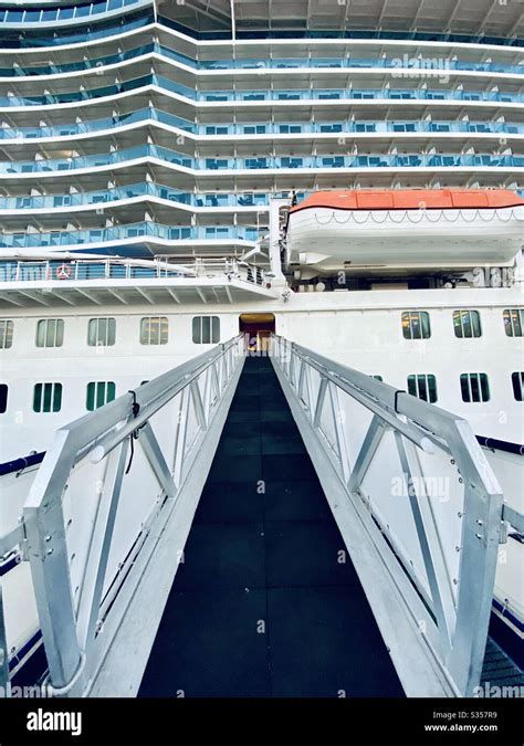 Gangway into cruise ship. Majestic Princess Stock Photo - Alamy