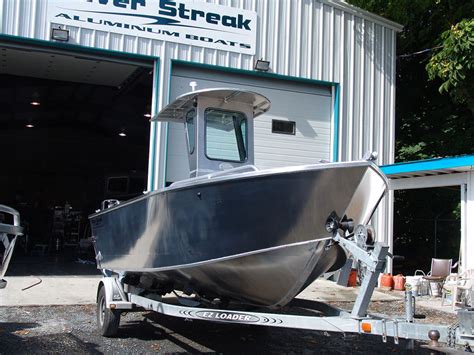 18'-6" Centre Console Challenger Aluminum Boat - by Silver Streak Boats