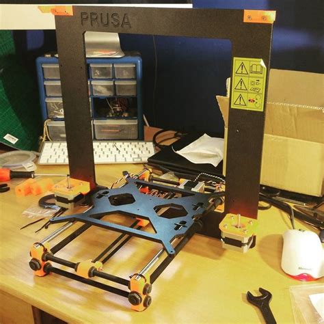 Harry Bradley on Instagram: “It's coming together! X and Y axis built. Half of the Z axis too ...