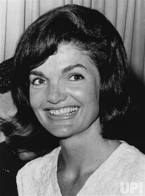 Photo: Suntanned Jacqueline Kennedy Onassis coems to Democratic Convention in Atlantic City ...