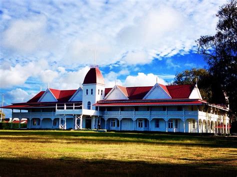 👑 Royal Palace of the Kingdom of Tonga 🇹🇴 Photo by Daniel Jason Wagner ...