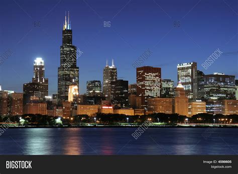 Chicago Skyline Night Image & Photo (Free Trial) | Bigstock