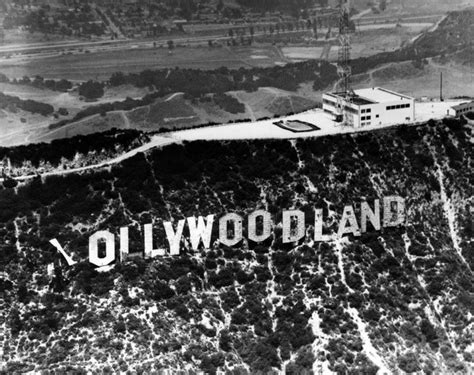 The Hollywood Sign Originally Read "HOLLYWOODLAND" | Hollywood sign ...