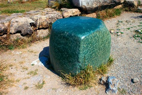 "The Enigmatic Emerald: Unraveling the Mystery of the Green Stone of ...