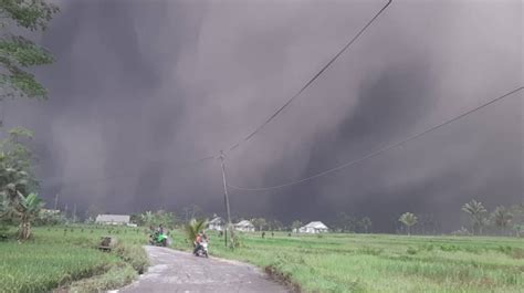 Gunung Semeru Masih Terus Erupsi Setiap Hari, Tercatat 24 Kali Letusan ...