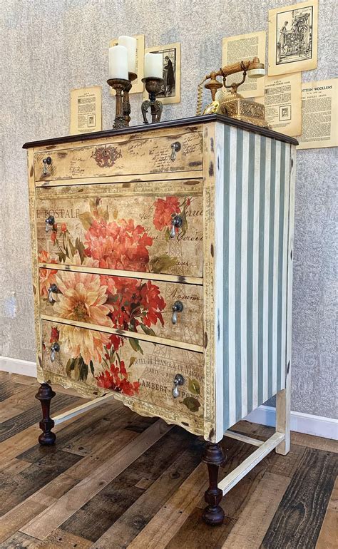 SOLD Hand painted antique floral dresser | Etsy | Muebles antiguos de madera, Acabado de muebles ...