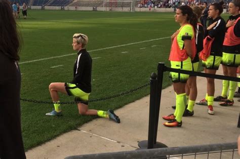 XI WoSo Moments of 2016: Megan Rapinoe takes a knee – Equalizer Soccer